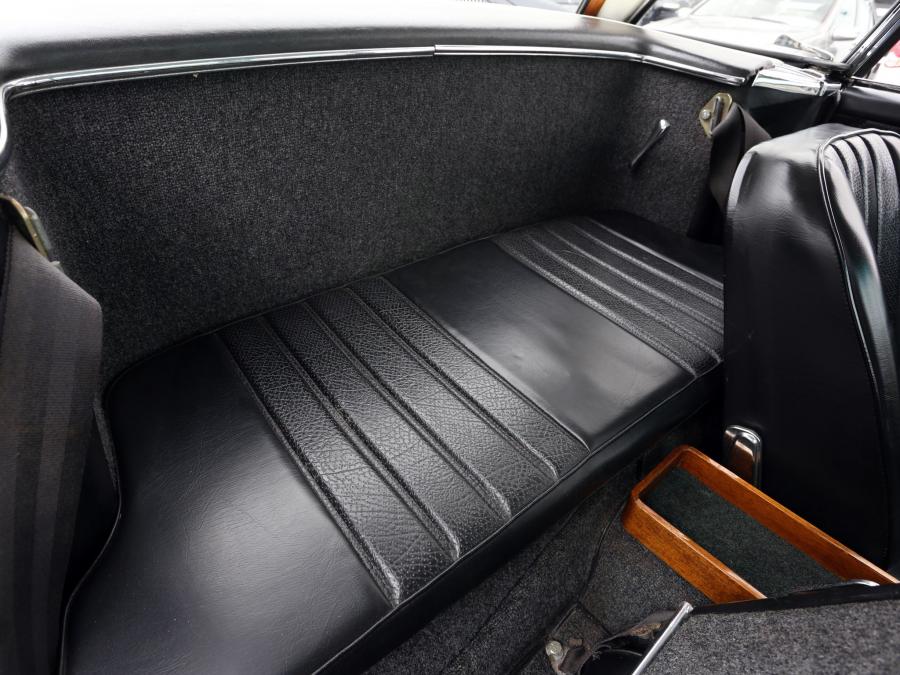  Mercedes-Benz 230 SL 1963 года  (US) (фото 7 из 9)